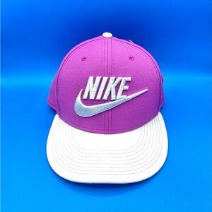 Nike True SnapBack Wool Baseball Cap Hat Purple White Swoosh Logo Embroidered